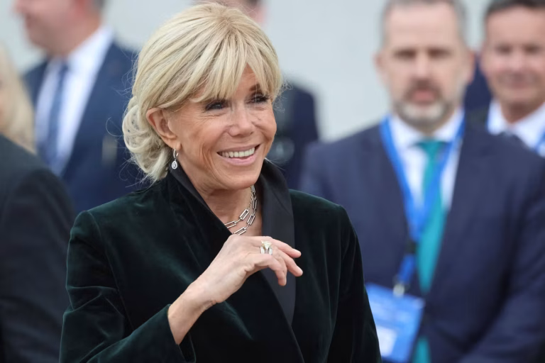 Brigitte Macron évoque ses années à l&rsquo;Élysée et dénonce la « noirceur du monde »