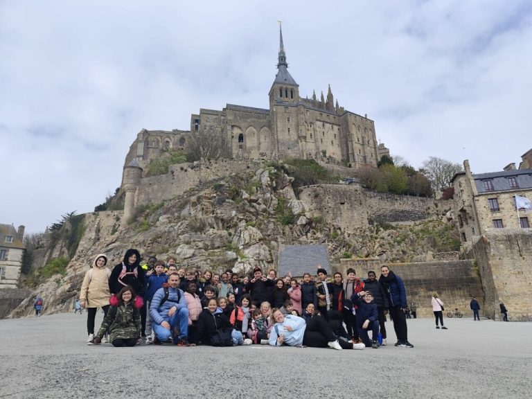 Un Voyage Éducatif entre Bretagne et Normandie