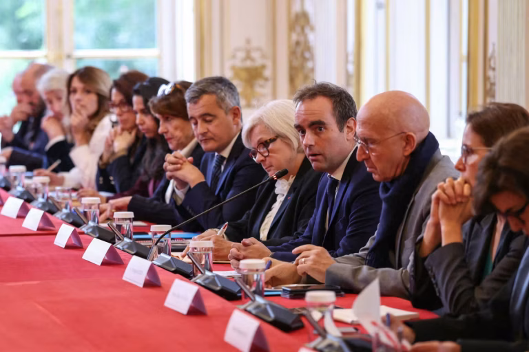 Déclarations de patrimoine : Lecornu, Papin le plus riche, Farandou les plus hauts revenus, Darmanin le plus modeste.