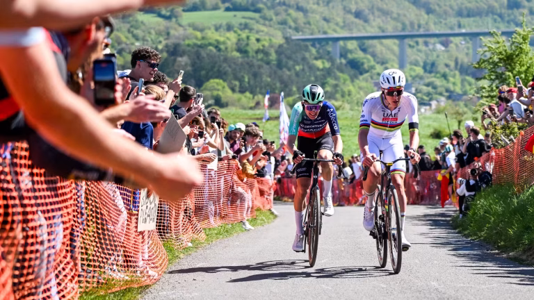 Tadej Pogacar remporte Liège-Bastogne-Liège malgré la performance de Paul Seixas.