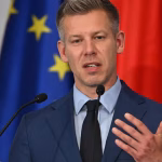 En Hongrie, Peter Magyar propose l&rsquo;ouverture des archives communistes pour la transparence historique.