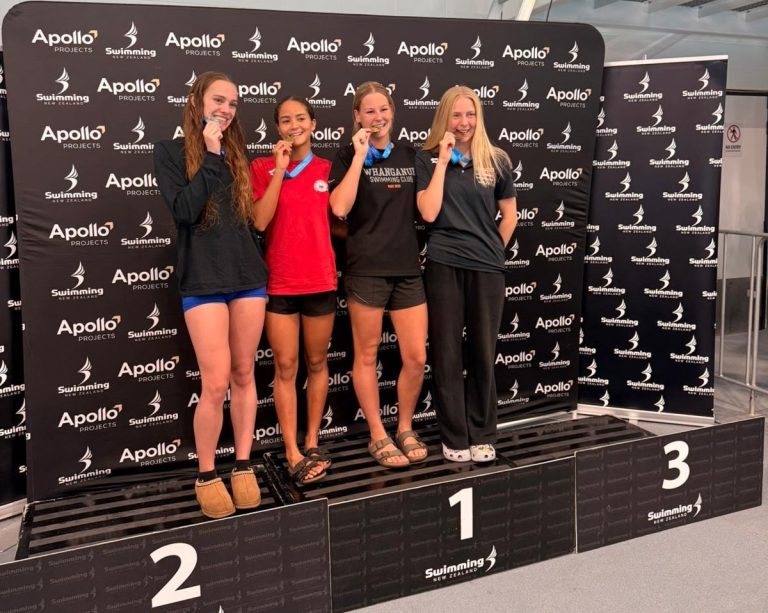 La Natation Tahitienne : Un Éclat Éblouissant ou un Mirage Éphémère ?