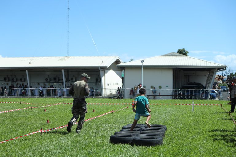 La Gendarmerie : Un Spectacle de Proximité ou un Masque de Contrôle ?