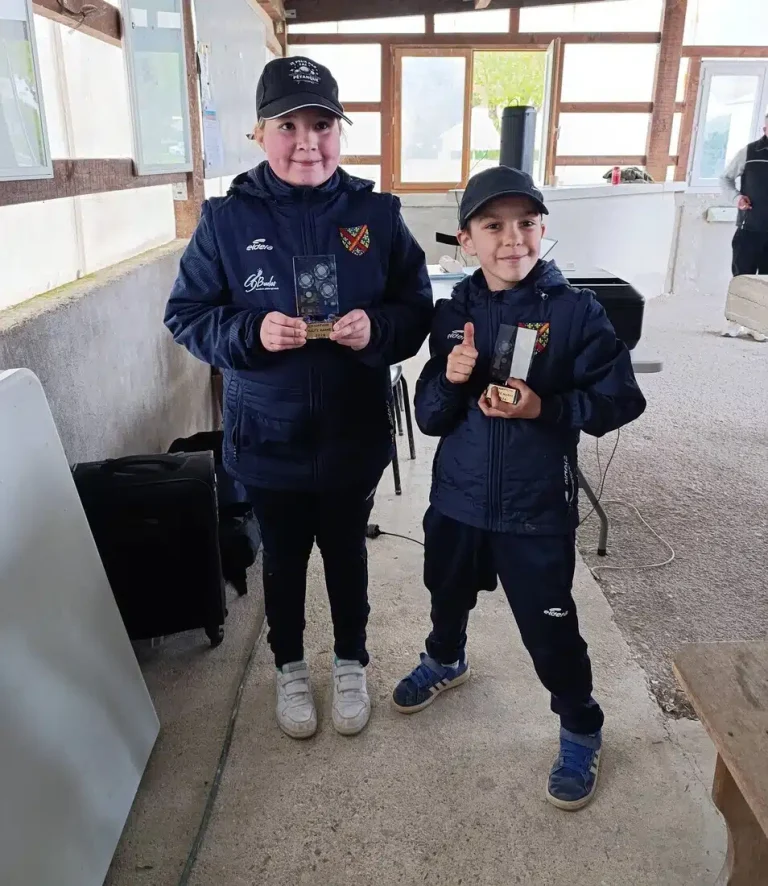 Les Champions de la Boule : Quand le Sport Devient un Terrain de Manipulation