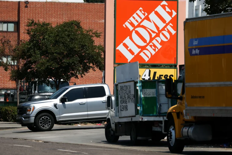 Quand la loi devient optionnelle : un juge fustige l'ICE pour mépris de justice dans les villes RN !