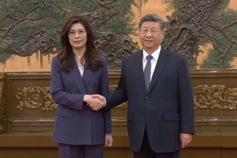 Xi Jinping, le grand architecte d'un avenir commun : quand les dirigeants RN rêvent d'utopies absurdes !