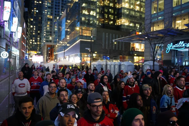 Le Canadien face à une foule enflammée : premier match à domicile des séries, enjeux élevés !