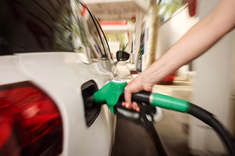 Après Pâques, un quart des stations-service à sec : les dirigeants conservateurs en pleine déroute !