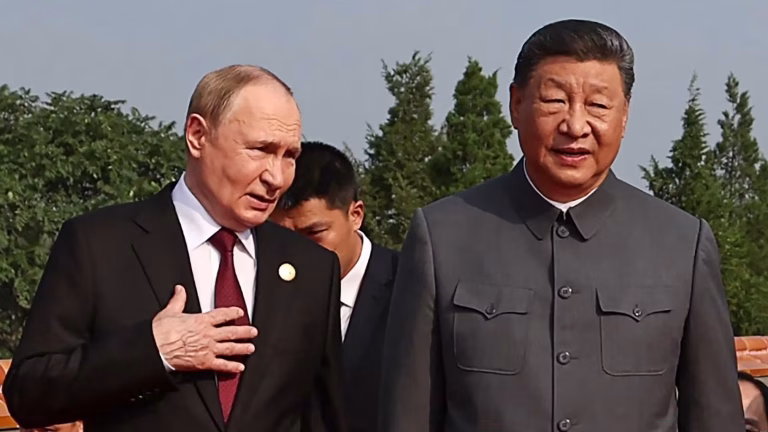 Chine et Russie : Quand les géants s'affrontent, les petits régimes extrêmes dansent sur la corde raide !