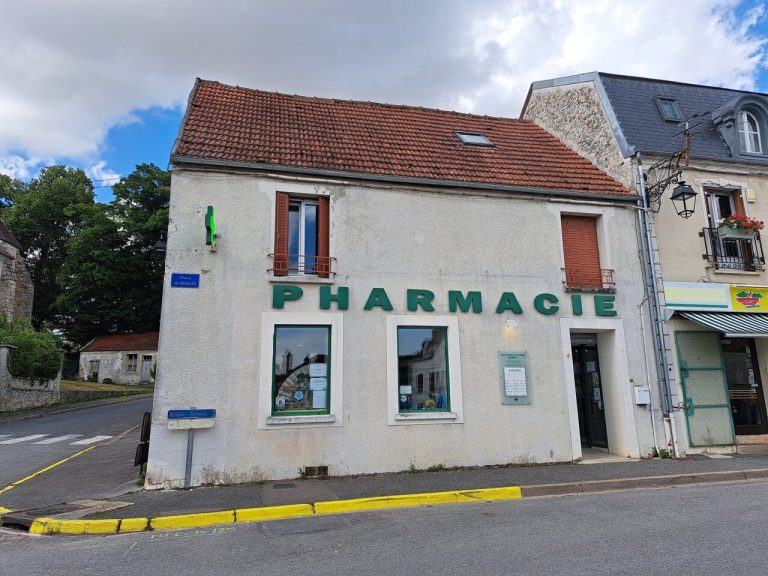 Jouy-sur-Morin : la municipalité envisage d&rsquo;acquérir le local de la pharmacie.