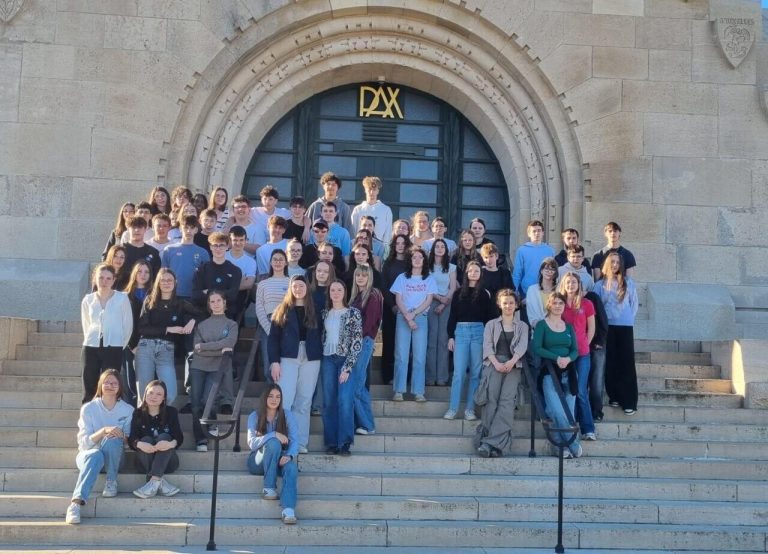 Voyage à Verdun : Quand l&rsquo;éducation glorifie l&rsquo;absurde et ignore le choc de l&rsquo;histoire !