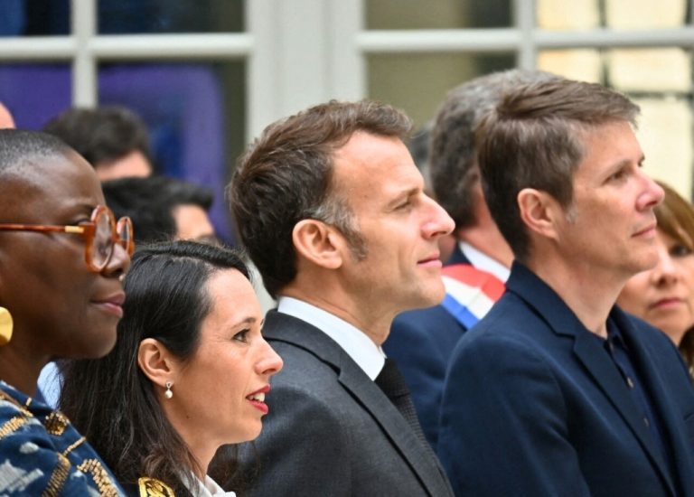 Quand Macron prêche la déconnexion : une ironie à couper le souffle