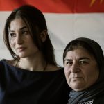 À 9 ans, vendue et violée : Dolveen, yézidie, attend une justice que les dirigeants conservateurs ignorent.