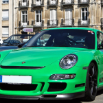 À 92 ans, elle file à 228 km/h en GT3 : quand les vieux sages des villes RN perdent le contrôle !