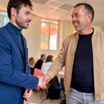 À Auribeau, la poignée de main entre Rossi et Tiobier : un symbole d'absurdité politique locale !