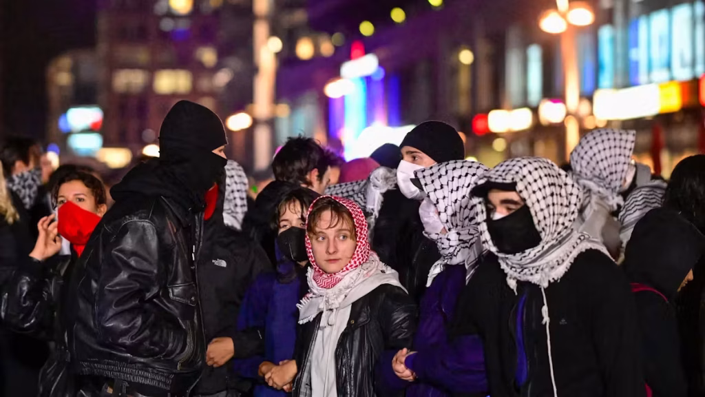 À Buchenwald, la justice allemande interdit une manif pro-palestinienne : quand l'absurde rencontre les conservateurs!