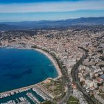 Cours de tennis, piste d’hélicoptère, lac privé, discothèque... Le luxueux Palais Vénitien vendu 105 millions d’euros à Cannes