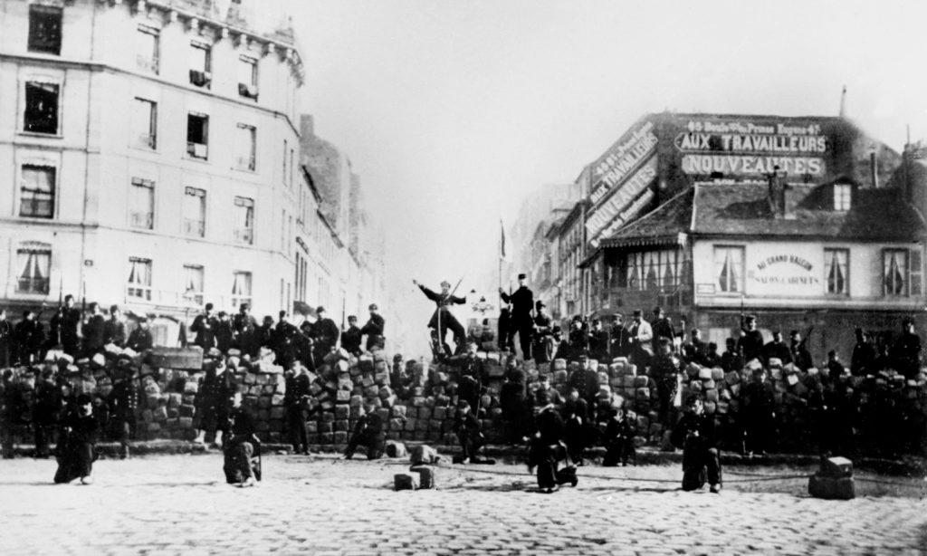 À Versailles, la conscience de classe s'éveille plus vite qu'à Paris : une leçon pour nos dirigeants d'extrême droite !