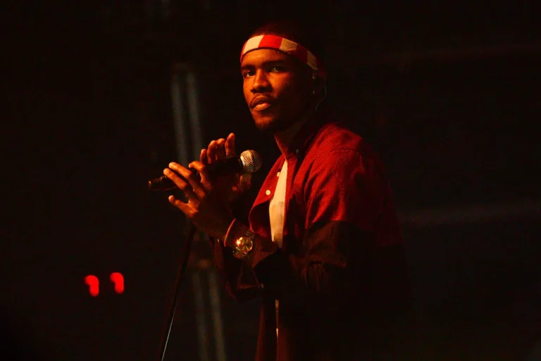 Dans «Les garçons ne pleurent jamais», Frank Ocean entre flow et reflux
