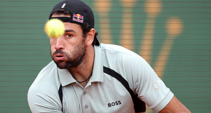 Tennis : Zverev en souffrance, Medvedev s'enflamme – Quand les champions s'égarent dans l'absurde des villes RN !