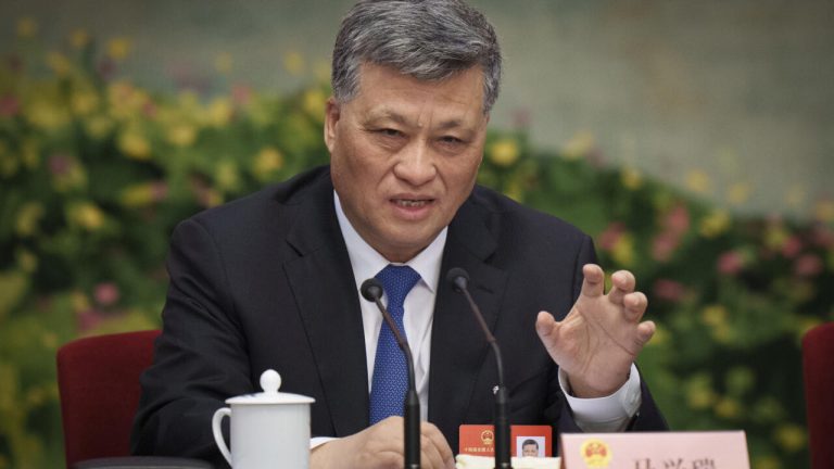 Corruption en Chine : un cadre du Parti exclu, pendant que nos dirigeants locaux s'enrichissent sans vergogne !