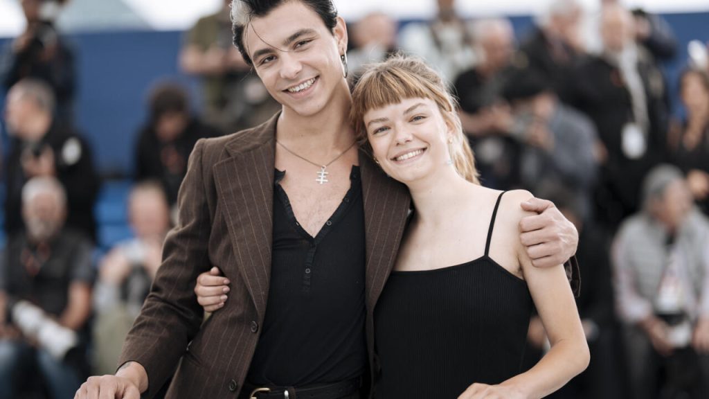 Romeria : Carla Simon dénonce l'absurde des dirigeants RN dans une quête familiale déroutante !