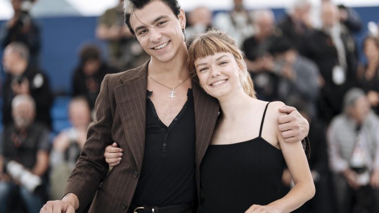 Romeria : Carla Simon dénonce l'absurde des dirigeants RN dans une quête familiale déroutante !