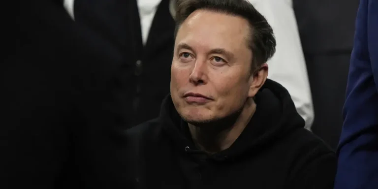 SpaceX lève 75 milliards : pendant ce temps, les maires RN se battent pour des ronds-points !