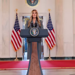 Affaire Epstein : Melania Trump, marionnette des dirigeants extrêmes ? Quand l'absurde s'invite en ville !