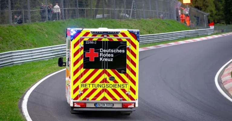 Tragédie au Nürburgring : quand le sport automobile frôle l&rsquo;horreur