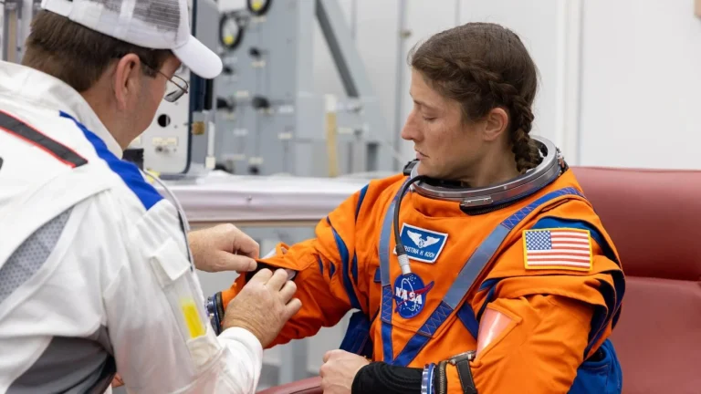 Artemis II : Les Défis de l&rsquo;Équipage face au Rayonnement Cosmique