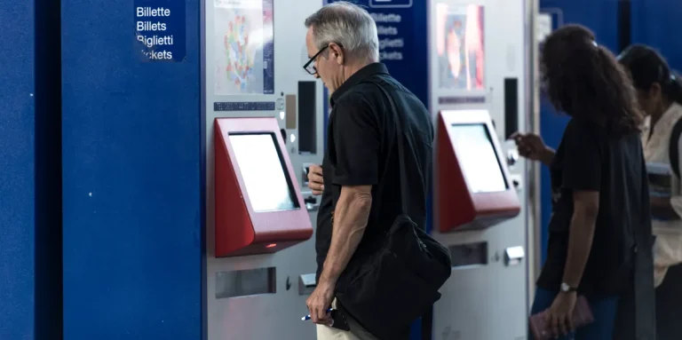 Transport ferroviaire : les CFF plongent les voyageurs dans l'absurde avec des billets fantômes, où sont les dirigeants ?!