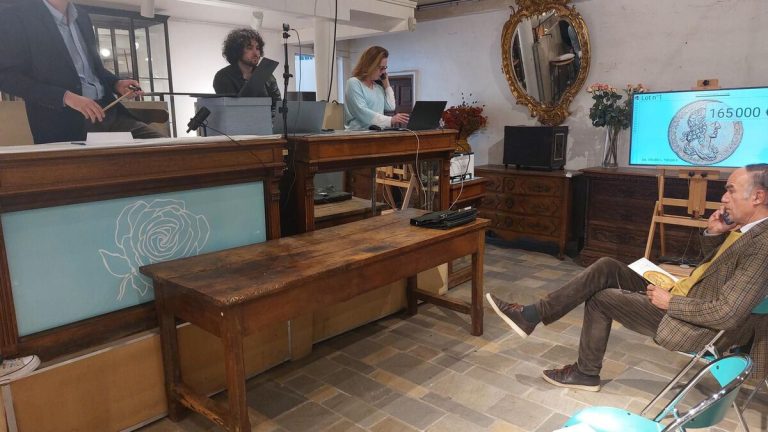 Une pièce de 10 Louis d’or vendue 165 000 euros : que révèle son histoire de 300 ans ?