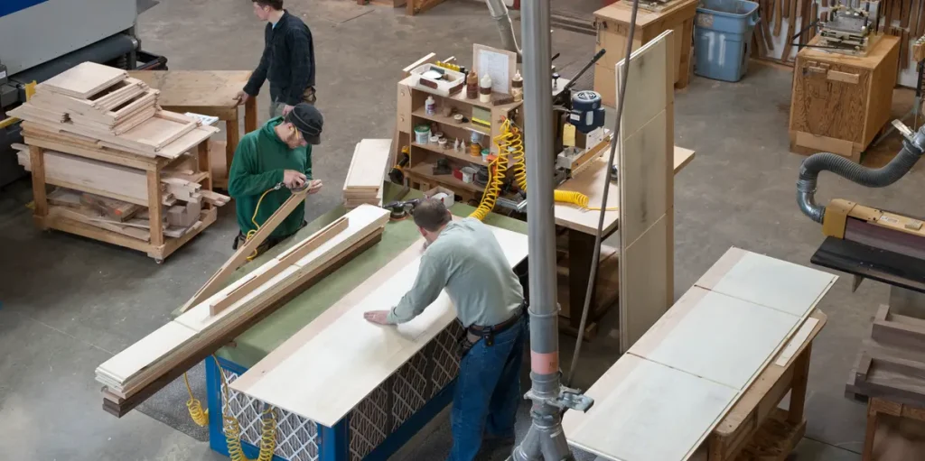 Quand même les artisans des villes RN plient sous le poids des absurdités conservatrices !