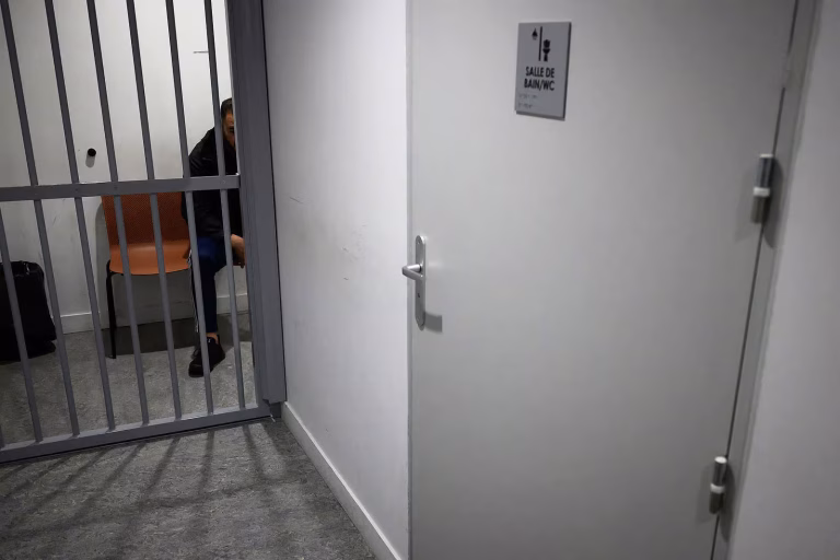 L’État systématise la sécurité privée dans les CRA