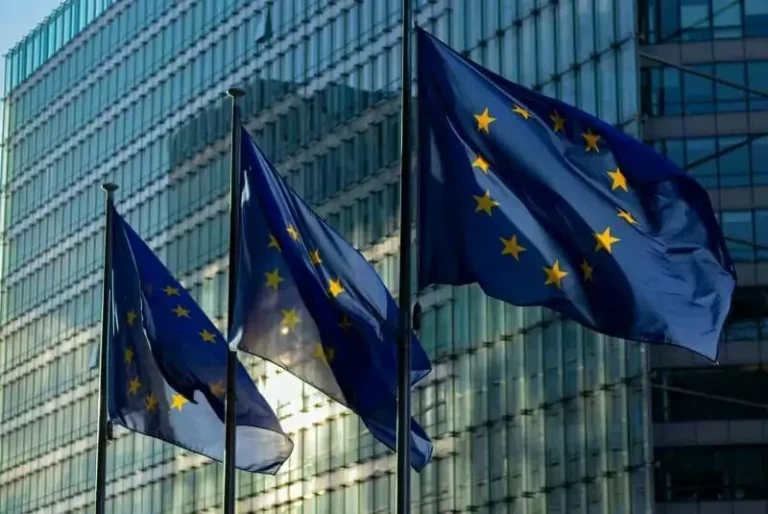 La Commission Européenne : Vers une Régression Normative ?