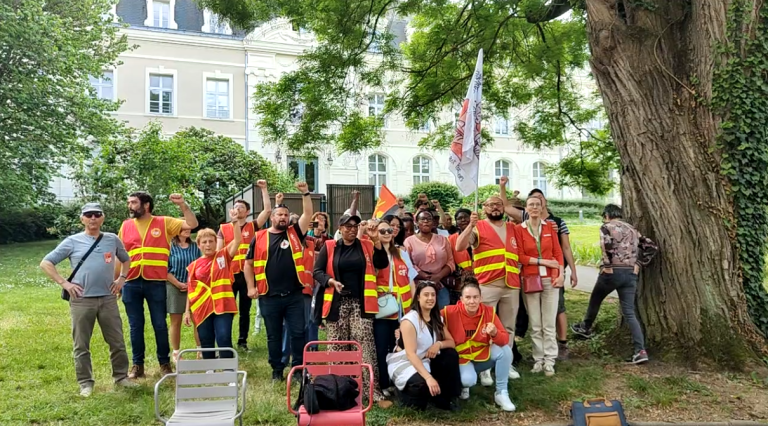 Grève des employés de l&rsquo;EHPAD des Feuillants à Poitiers : 43 jours de mobilisation.