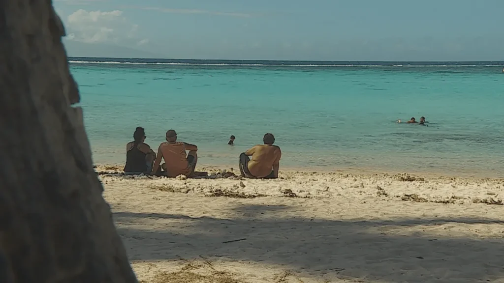 Consultation publique pour Temae : "on demande que le projet hôtelier soit repoussé et que la plage reste accessible"