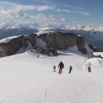 Crans-Montana ferme ses pistes : les conservateurs en vacances pendant que la colère gronde !