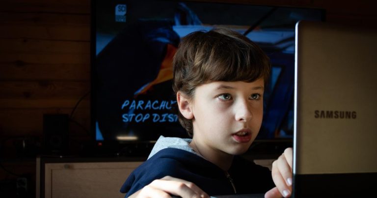 Des deepfakes ciblent nos enfants : quand les dirigeants RN ferment les yeux sur l'absurde !