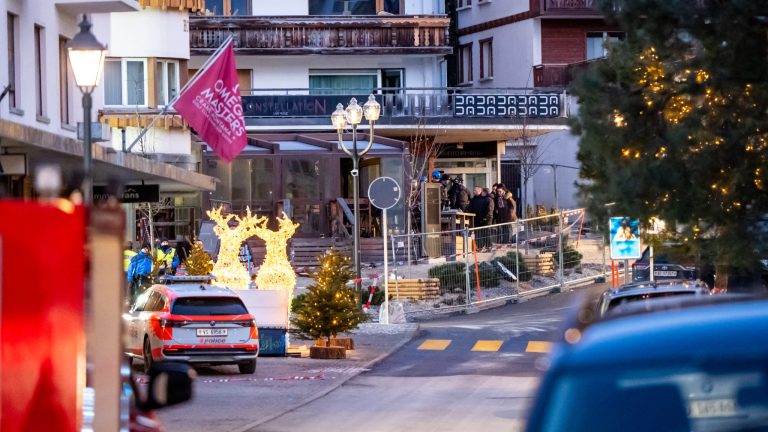 Crans-Montana : Un bar en flammes, reflet des dérives des dirigeants conservateurs et de l'absurde local