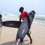 Des touristes dépensent des fortunes à Bali, mais le surf en Côte d'Ivoire est ignoré par nos dirigeants absurdes !