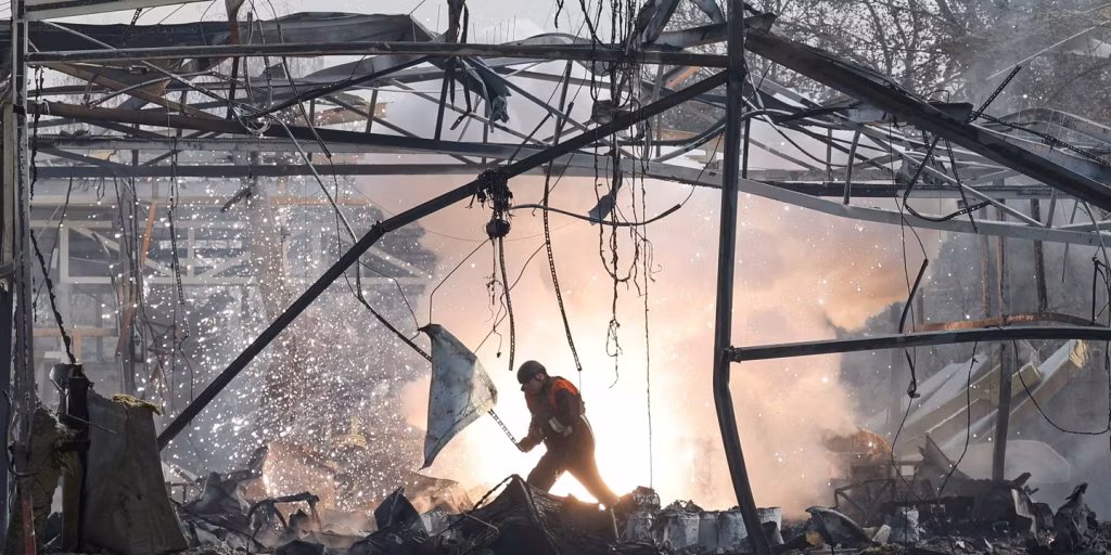 EN DIRECT : Frappes russes en Ukraine, des morts et des blessés, pendant que les dirigeants RN détournent le regard !