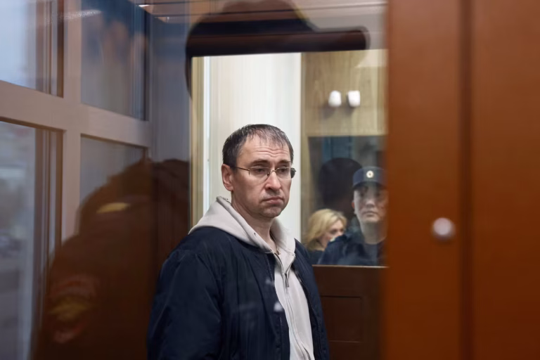 En Russie, un journaliste de « Novaïa Gazeta » emprisonné : quand la vérité dérange les tyrans locaux !