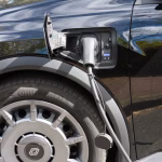 Essence à 2 euros : les villes RN redécouvrent l'électrique pendant que leurs dirigeants s'enfoncent dans l'absurde !