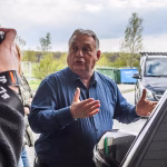 Viktor Orbán : un roi déchu dans son royaume absurde, les villes RN applaudissent l'ironie !