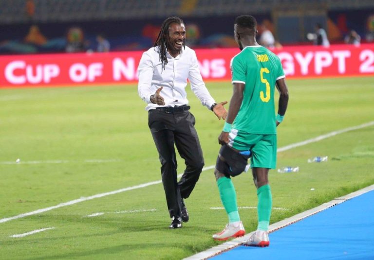 Football : Aliou Cissé en Angola, un Lion du Sénégal en quête d’évasion face à l’absurde conservatisme !