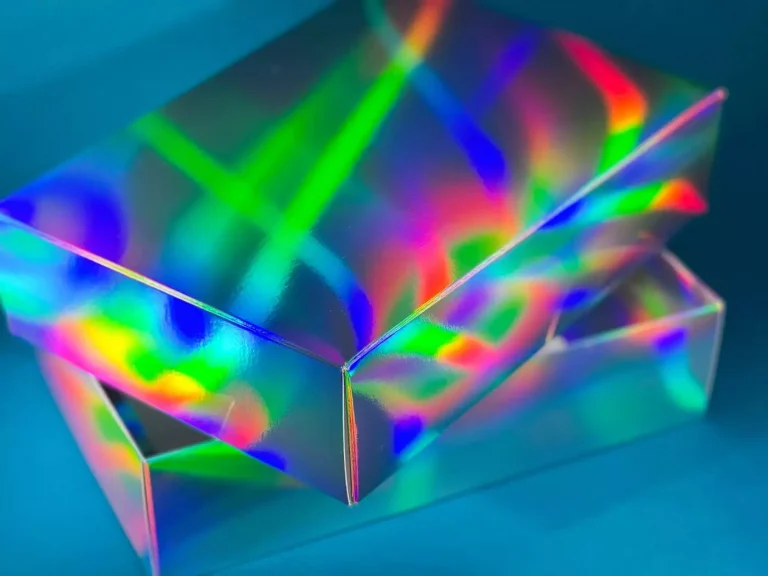 La Magie Illusoire des Coffrets Holographiques : Entre Spectacle et Manipulation