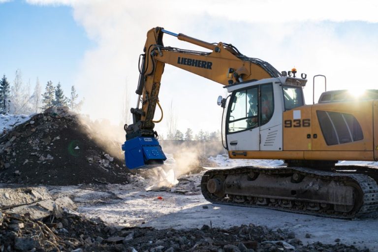 Dynaset : Un Godet Souffleur/Aspirateur qui Éveille les Consciences