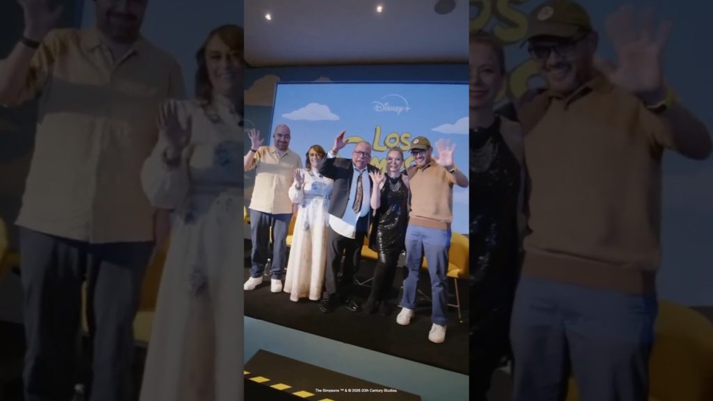 Humberto Vélez présente ¡The Fall Guy-Yi-Yi! au Mexique, une adaptation des Simpsons.